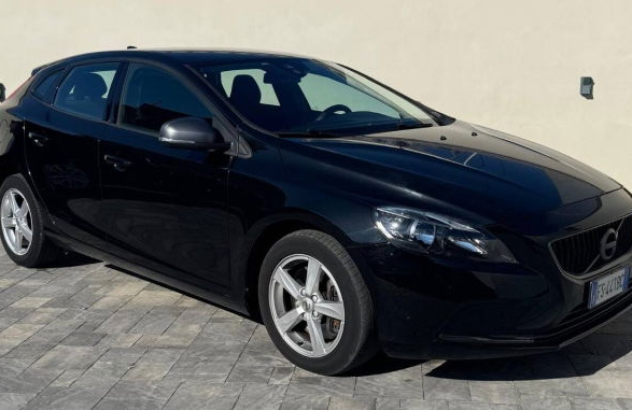 VOLVO V40  Diesel 2018
