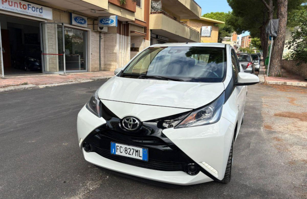 TOYOTA Aygo 1.0 VVT-i 69 CV 5 porte x-play Benzina 2016