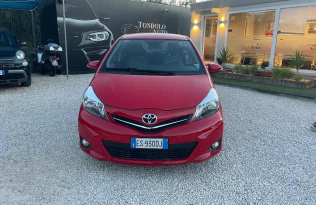TOYOTA Yaris 1.3 5p. Lounge Multidrive S Benzina 2013