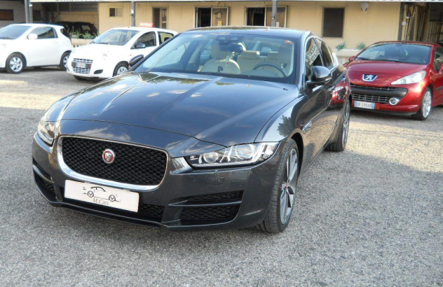 JAGUAR XE 2.0 Turbo aut. Prestige Benzina 2016
