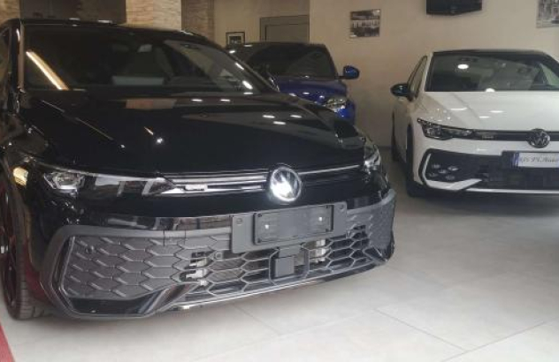 VOLKSWAGEN Golf  Benzina 2024