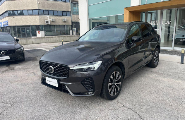 VOLVO XC60 B4 automatico Plus Dark Elettrica-Benzina 2024