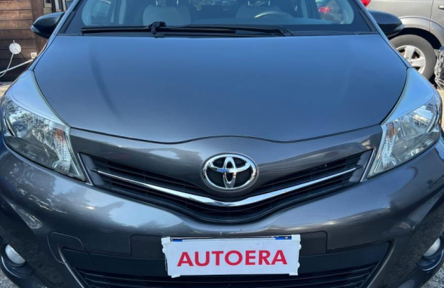 TOYOTA Yaris 1.0 5 porte Lounge Benzina 2012