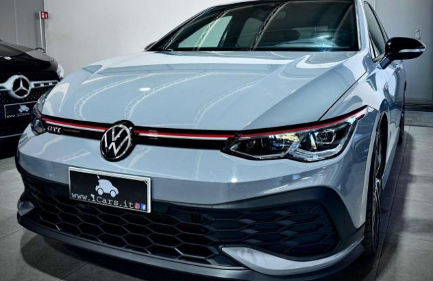 VOLKSWAGEN Golf  Benzina 2022