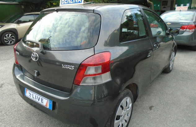 TOYOTA Yaris  Benzina 2011