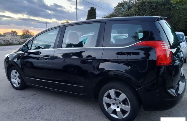 PEUGEOT 5008 1.6 HDi 112 CV Business Diesel 2012