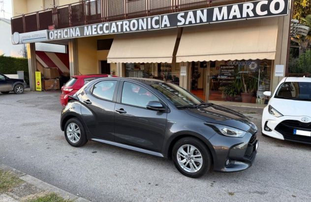 TOYOTA Yaris 1.5 Hybrid 5p. E-CVT Busin. Elettrica-Benzina 2021