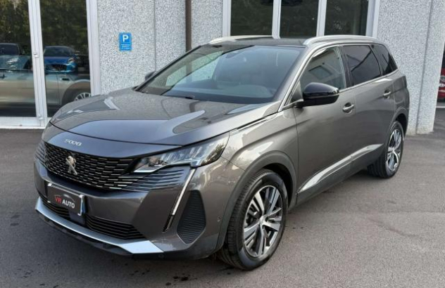 PEUGEOT 5008  Benzina 2024