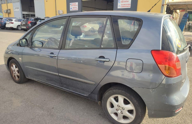 TOYOTA Corolla Verso 2.0 tdi D-4D Diesel 2003