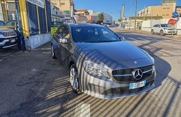 MERCEDES Classe A A 180 d Business Diesel 2016