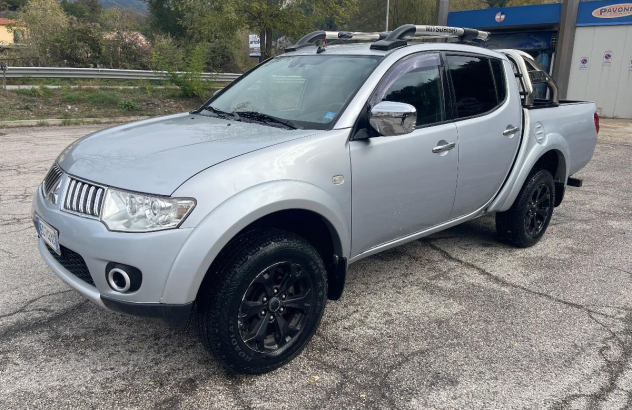 MITSUBISHI L200 2.5 DI-D 178 CV DC Intense Plus Diesel 2010