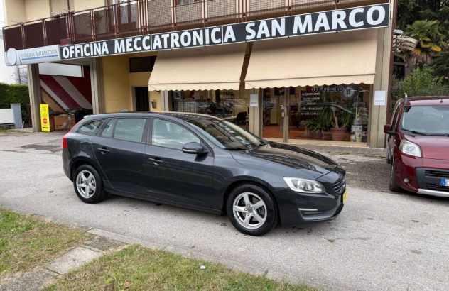 VOLVO V60 D2 Kinetic Diesel 2015