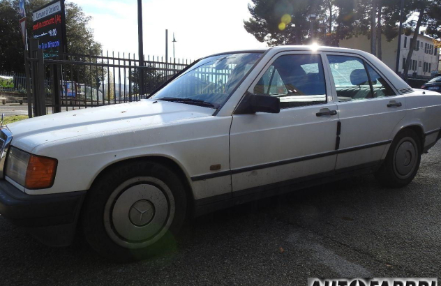 MERCEDES 190 E Benzina 1988