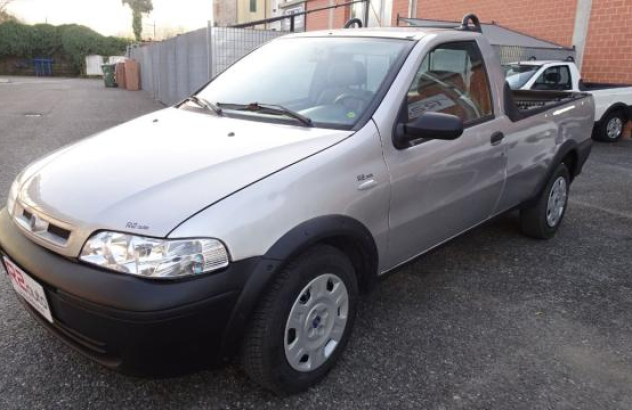 FIAT Strada  Diesel 2004