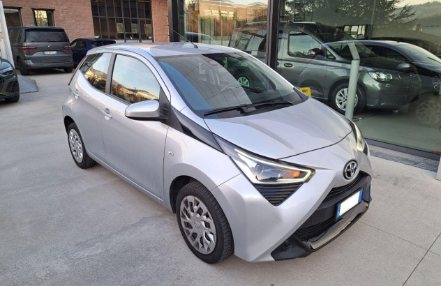 TOYOTA Aygo Connect 1.0 VVT-i 72 CV 5p. x-play Benzina 2021