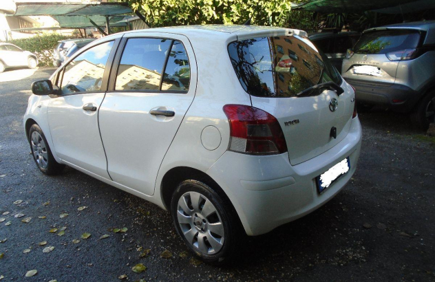 TOYOTA Yaris  Benzina 2011