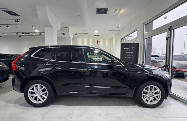 VOLVO XC60 B4 AWD Geartronic Momentum Elettrica-Diesel 2021