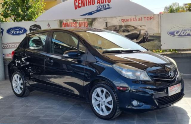 TOYOTA Yaris 1.3 5 porte Lounge Benzina 2011