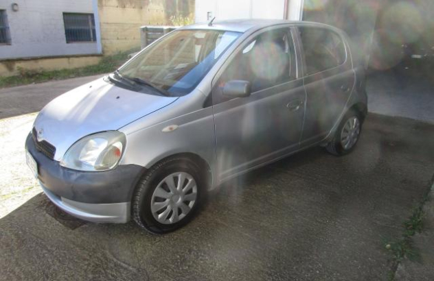 TOYOTA Yaris  Benzina 2000