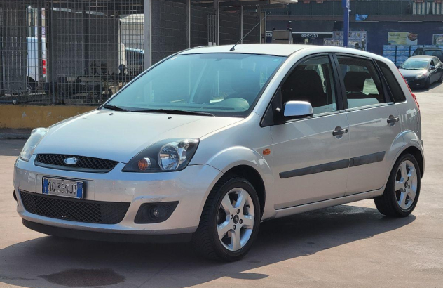 FORD Fiesta 1.2i 16V 5 porte Ghia GPL 2007