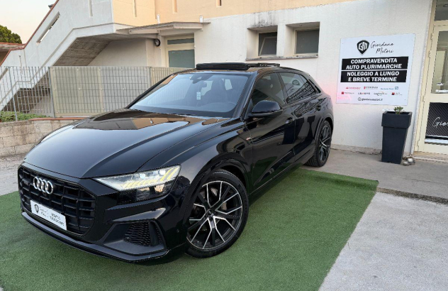 AUDI Q8  Elettrica-Diesel 2019