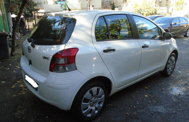 TOYOTA Yaris  Benzina 2011