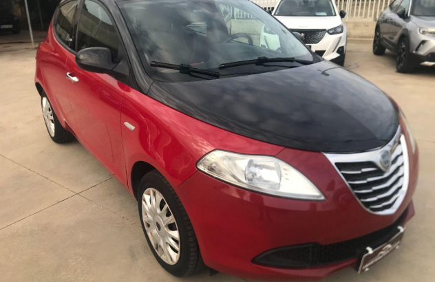 LANCIA Ypsilon 1.2 69 CV 5 porte SeS BlackeRed Benzina 2012