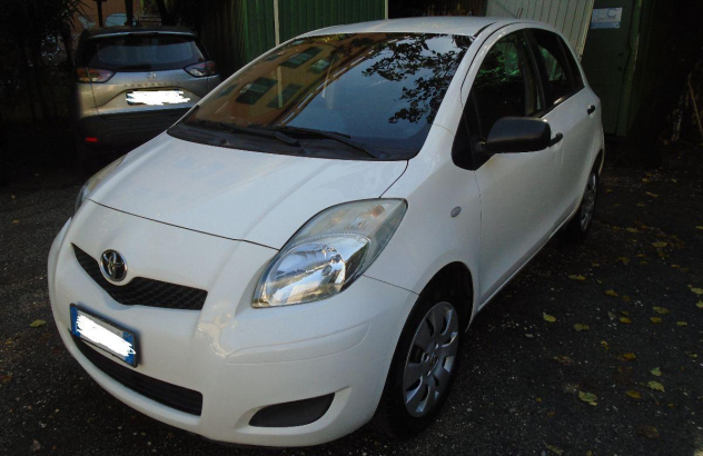 TOYOTA Yaris  Benzina 2011