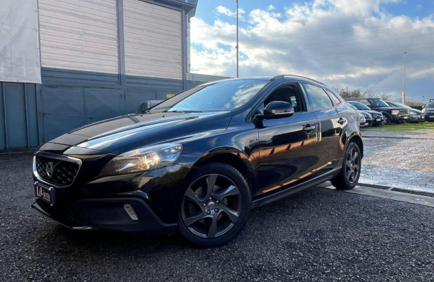 VOLVO V40  Diesel 2013