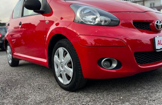 TOYOTA Aygo 12V VVT-i 5 porte Sol GPL GPL 2010