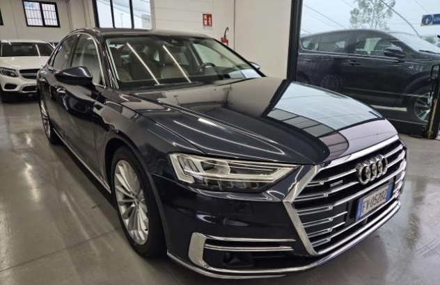 AUDI A8  Elettrica-Diesel 2019