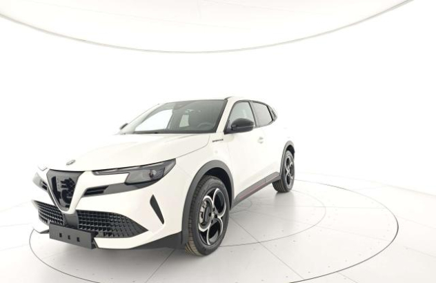 ALFA ROMEO Junior  Elettrica-Benzina 2025