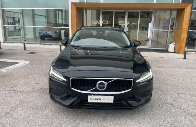 VOLVO V60 B3 aut. Essential Elettrica-Benzina 2022