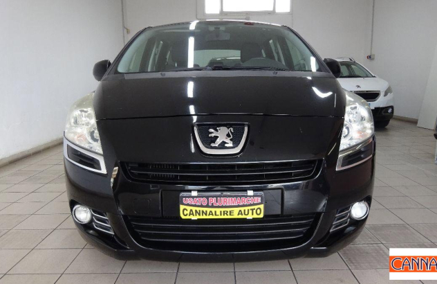 PEUGEOT 5008 1.6 8V e-HDi 112CV S.eS. c.r. Fel. Diesel 2011