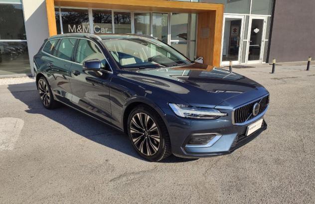 VOLVO V60 B4 (d) aut. Plus Bright Elettrica-Diesel 2022