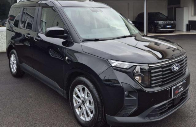 FORD Tourneo Courier  Benzina 2025