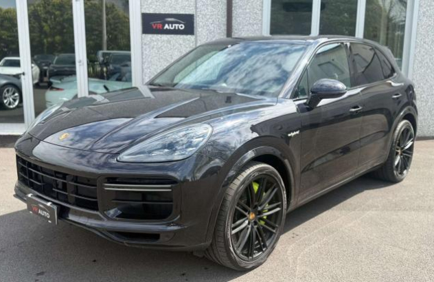 PORSCHE Cayenne  Elettrica-Benzina 2020