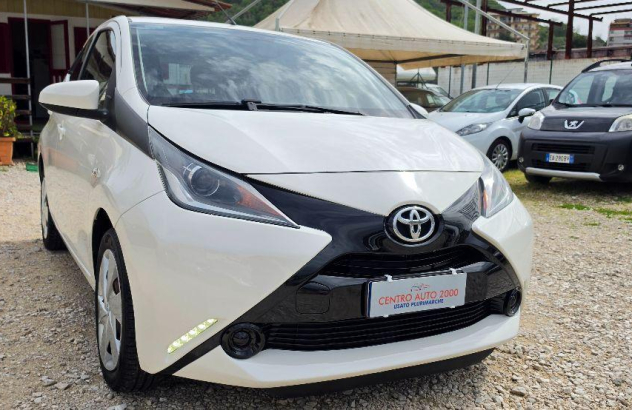 TOYOTA Aygo 1.0 VVT-i 69 CV 5 porte x-play Benzina 2016