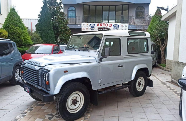 LAND ROVER Defender 110 2.4 TD4 Hard Top SE Diesel 2009