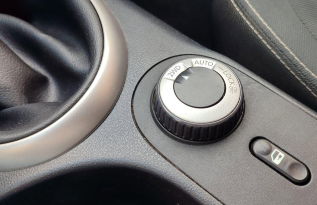 NISSAN Qashqai   2011