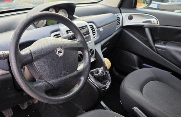 LANCIA Ypsilon 1.2 69 CV 5 porte Gold Benzina 2012