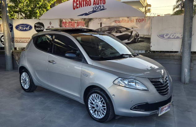 LANCIA Ypsilon 0.9 T.Air 85 CV 5 porte SeS DFN Platinum Benzina 2013