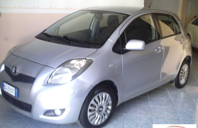 TOYOTA Yaris 1.3 5p. Sol Benzina 2011