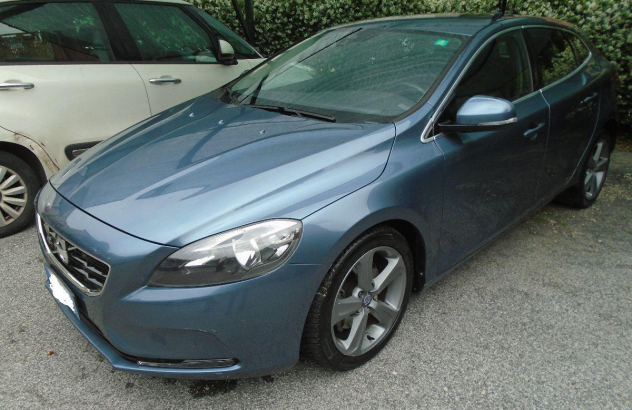VOLVO V40  Diesel 2014