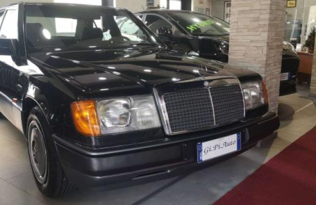 MERCEDES Classe E  Benzina 1992
