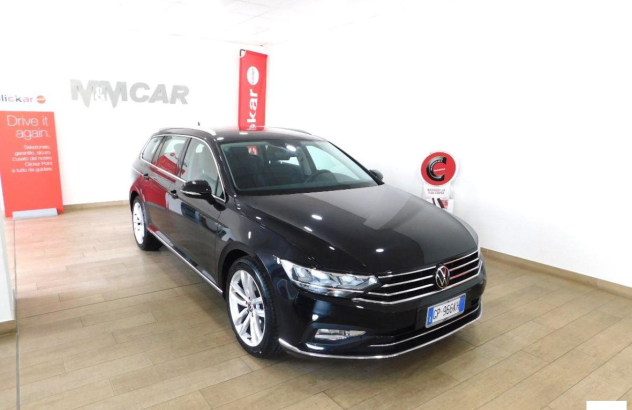 VOLKSWAGEN Passat Variant  Benzina 2023