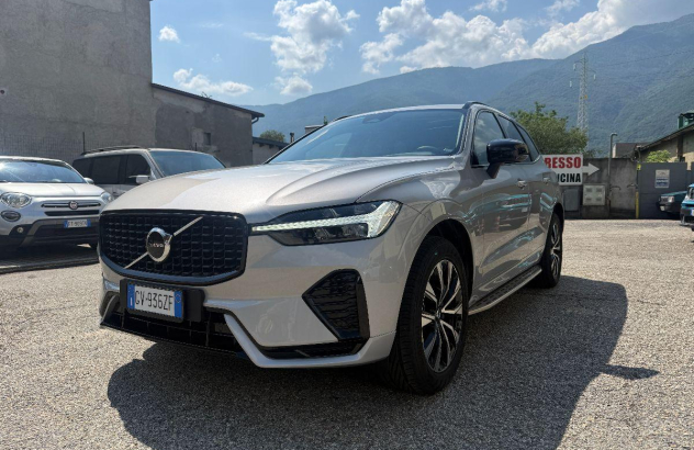 VOLVO XC60 B5 AWD automatico Plus Dark Elettrica-Benzina 2024