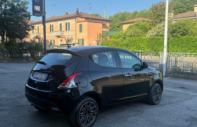 LANCIA Ypsilon Ypsilon 1.0 FireFly 5p.SeS Hyb. Platino Elettrica-Benzina 2023
