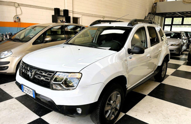 DACIA Duster Duster 1.6 115 CV SeS 4x2 SS Laur. Fam. Benzina 2016