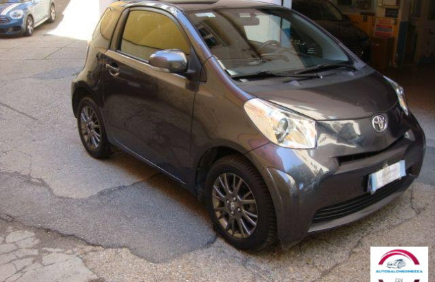 TOYOTA iQ 1.0 CVT Lounge Benzina 2012